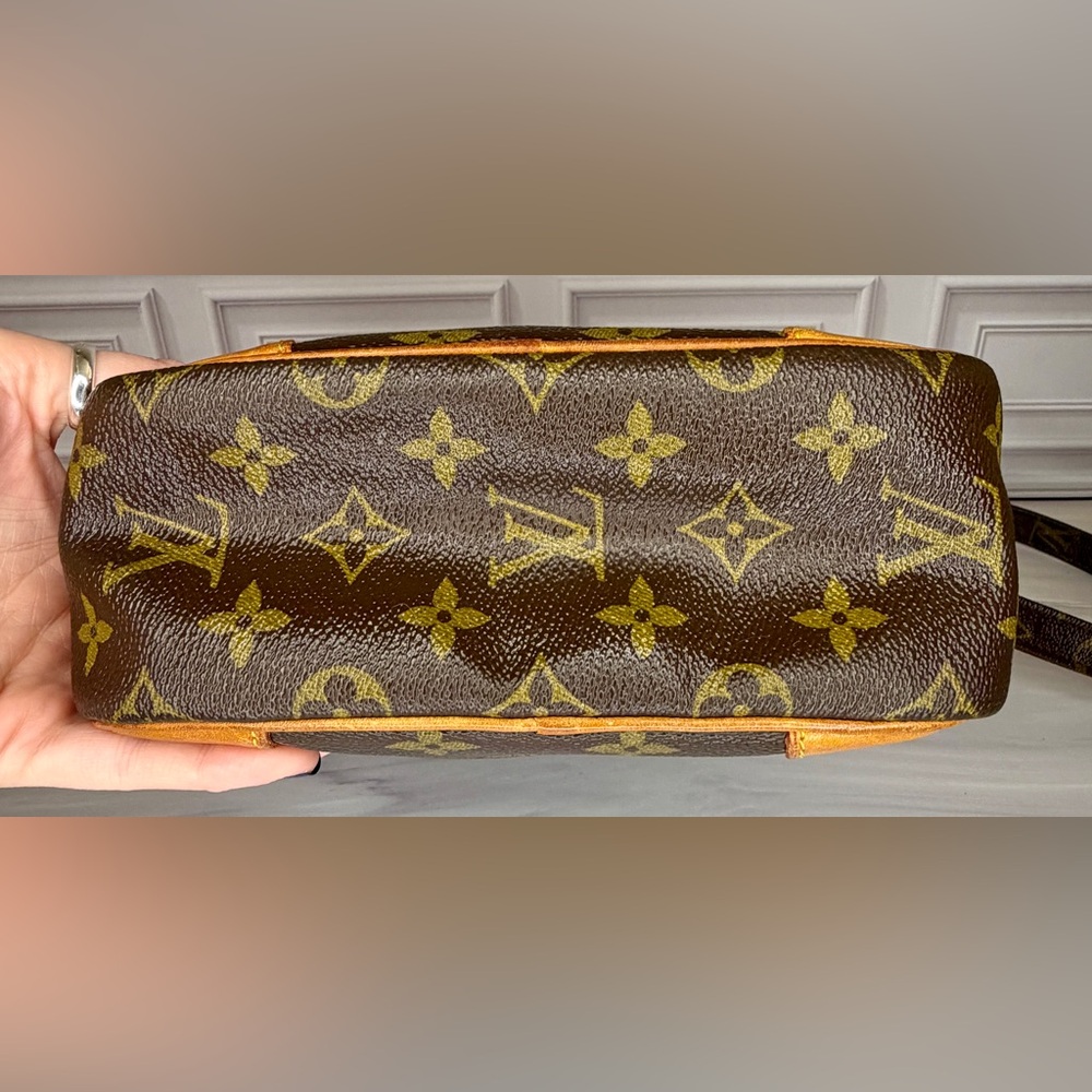 Louis Vuitton Monogram Danube MM Crossbody Bag | Vintage | Full Inclusion | COA - Picture 8 of 14